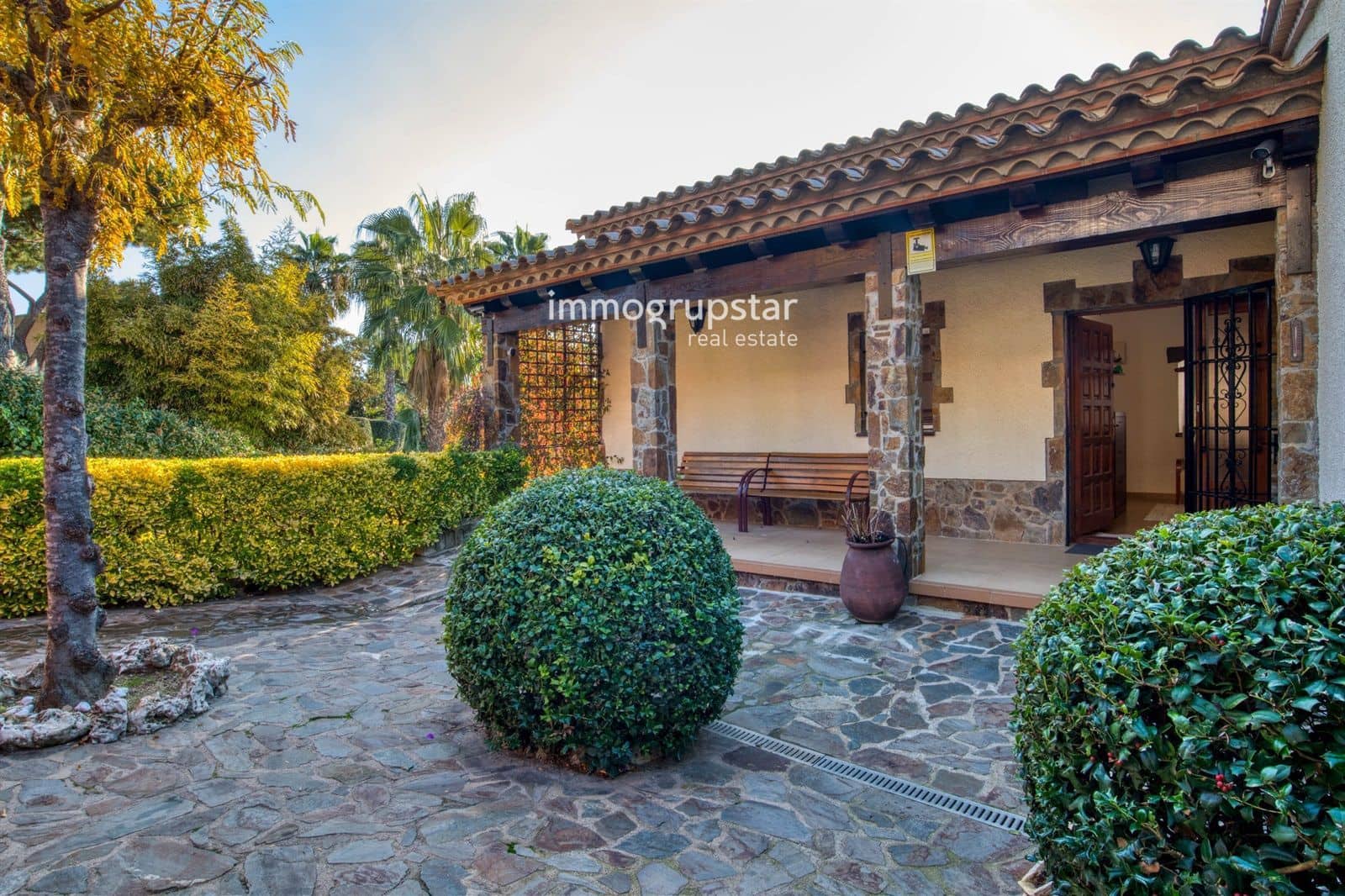 5 bedroom Villa for sale in Sant Antoni de Calonge with pool garage - € 950,000 (Ref: 9061953)
