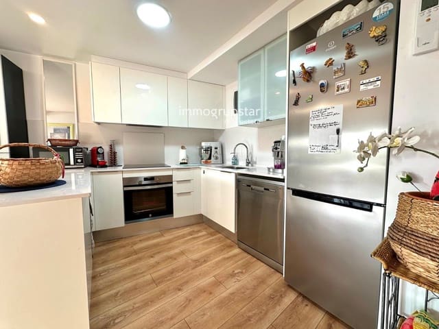 Piso de 3 habitaciones en Platja d'Aro, Castell-Platja d'Aro en venta con garaje - 390.000 € (Ref: 9063738)