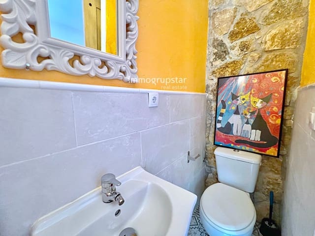 5 chambre Villa/Maison à vendre à Roca de Malvet, Santa Cristina d'Aro - 590 000 € (Ref: 9105051)