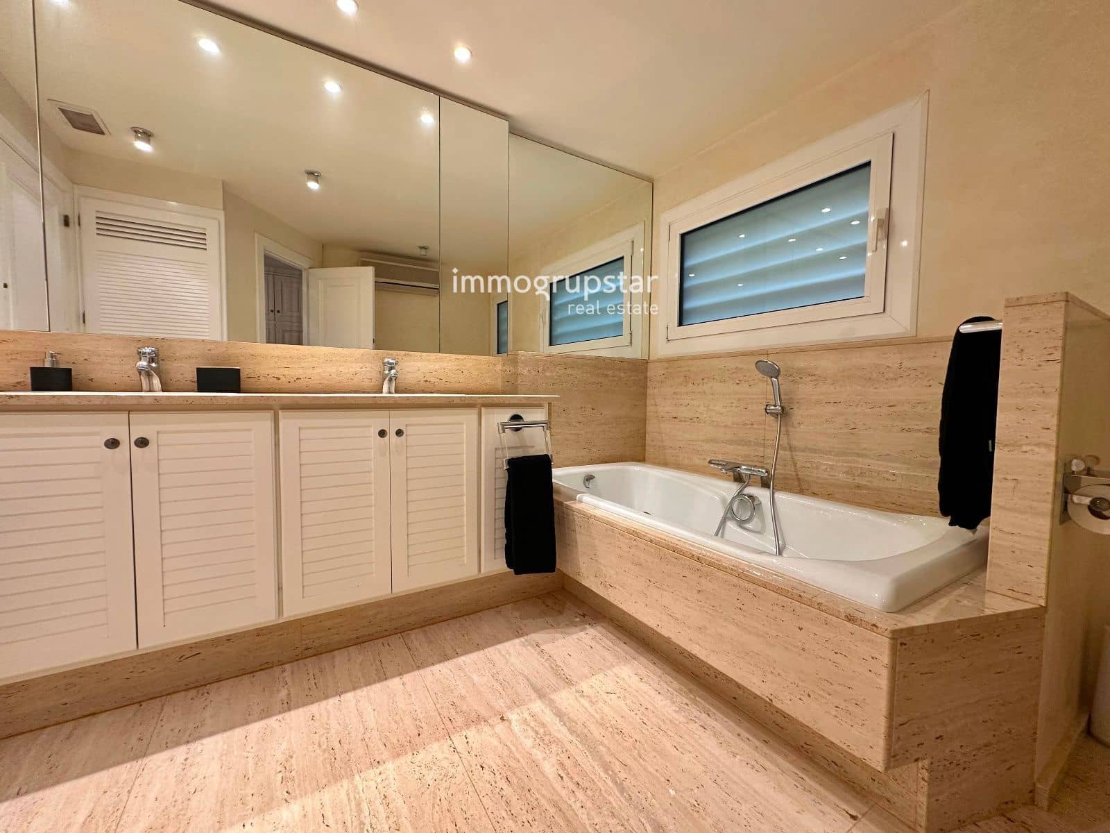 4 soveværelse Lejlighed til salg i Palamos med garage - € 1.590.000 (Ref: 9113664)