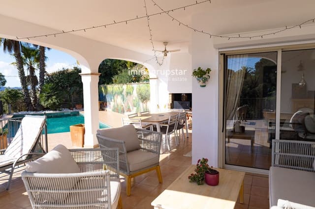 5 soverom Villa til salgs i Platja d'Aro, Castell-Platja d'Aro med svømmebasseng garasje - € 1 050 000 (Ref: 9113665)