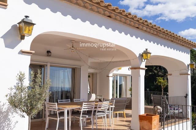 5 soverom Villa til salgs i Platja d'Aro, Castell-Platja d'Aro med svømmebasseng garasje - € 1 050 000 (Ref: 9113665)