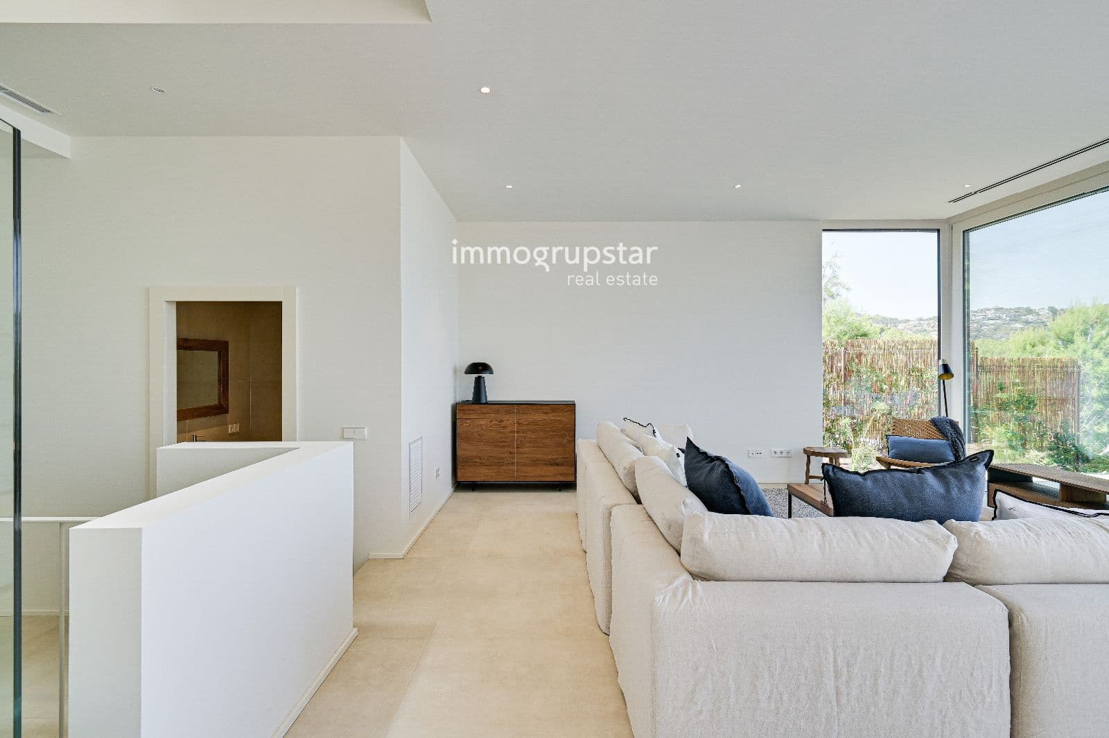 4 sypialnia Willa na sprzedaż w Sa Riera z basenem garażem - 2 720 000 € (Ref: 9130219)