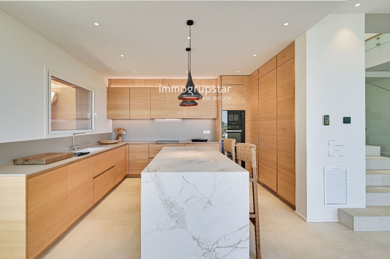 4 sypialnia Willa na sprzedaż w Sa Riera z basenem garażem - 2 720 000 € (Ref: 9130219)