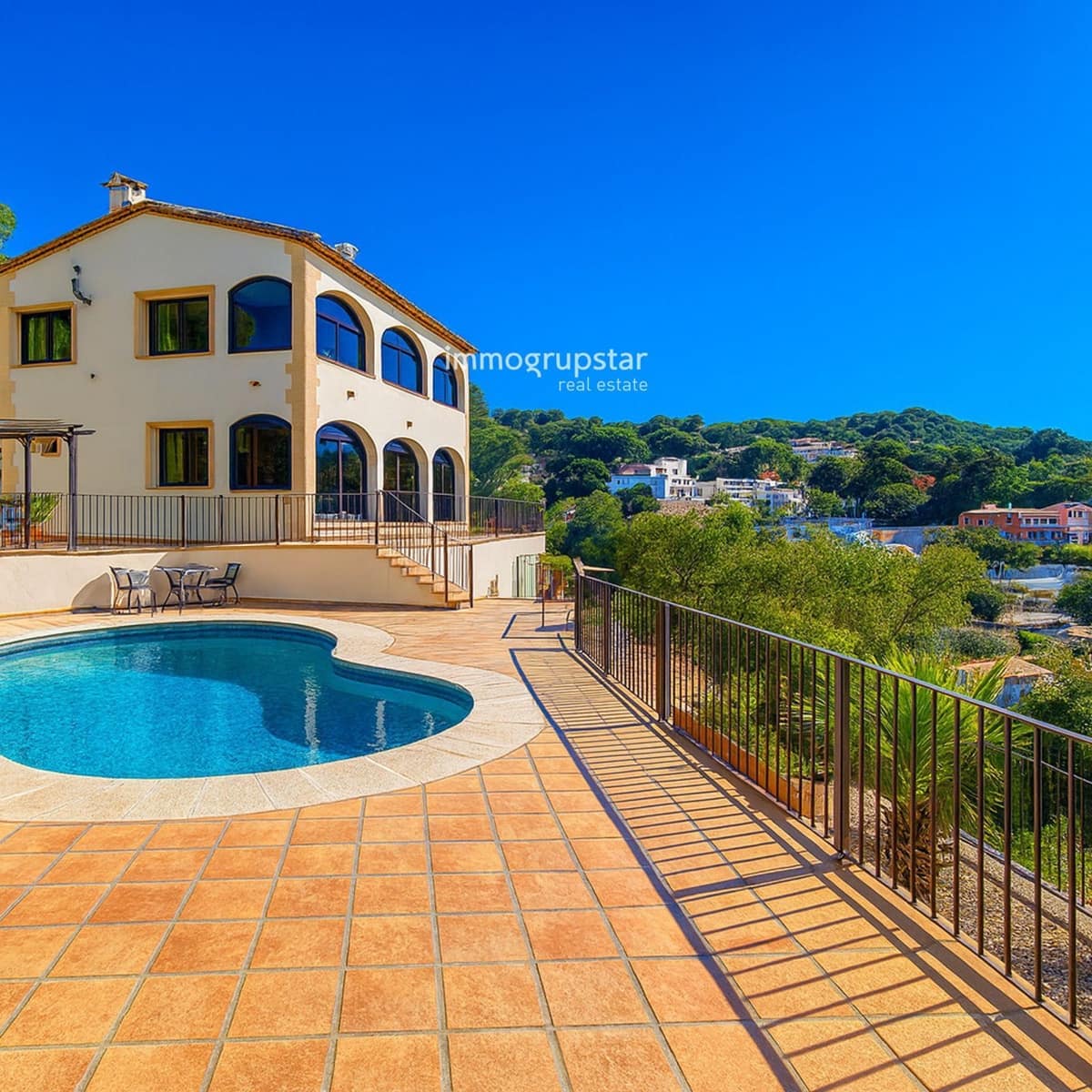 4 soveværelse Villa til salg i Sant Antoni de Calonge med swimmingpool garage - € 750.000 (Ref: 9138425)