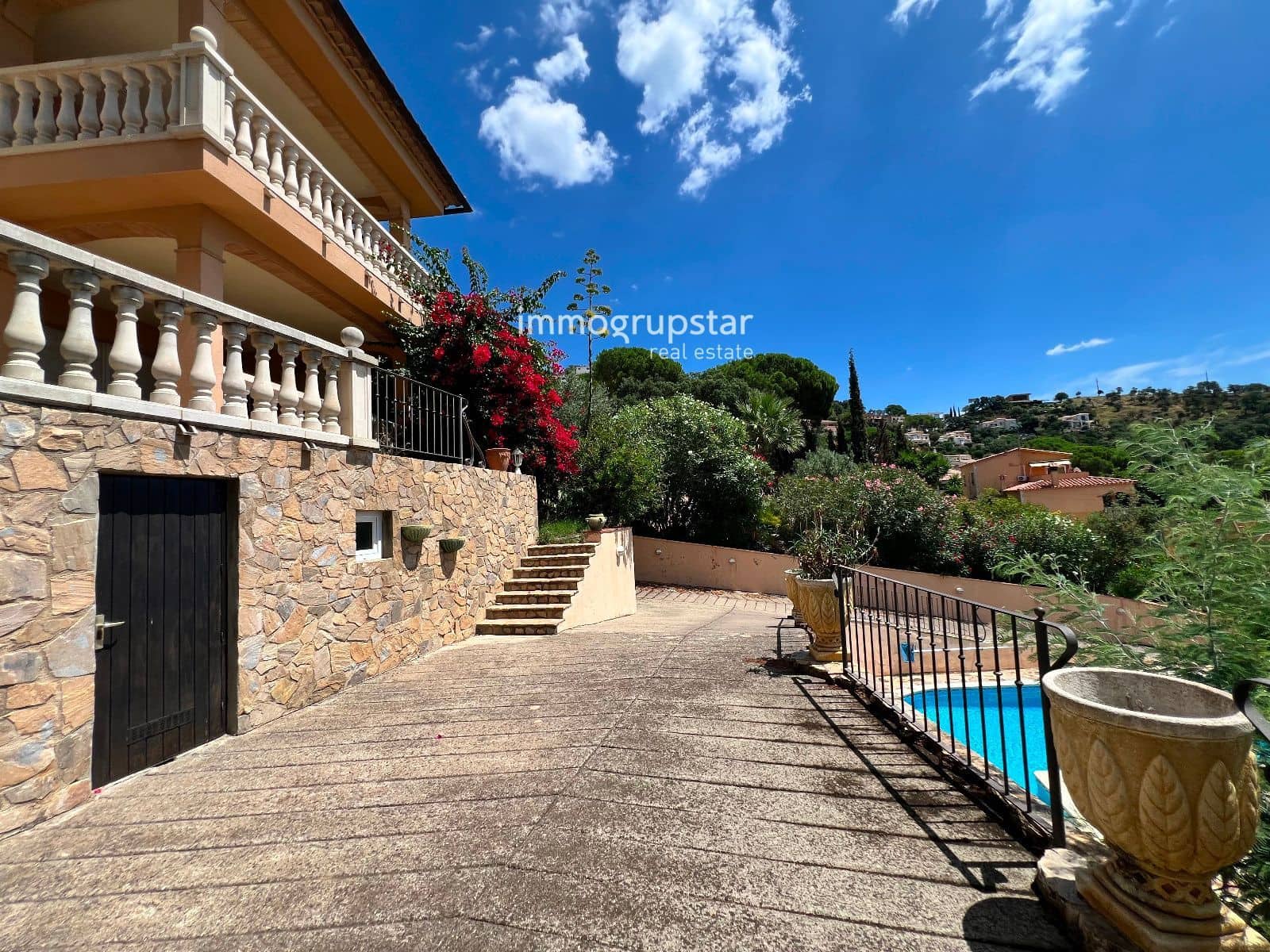 4 makuuhuone Huvila myytävänä paikassa Santa Cristina d'Aro mukana uima-altaan 
autotalli - 630 000 € (Ref: 9143320)