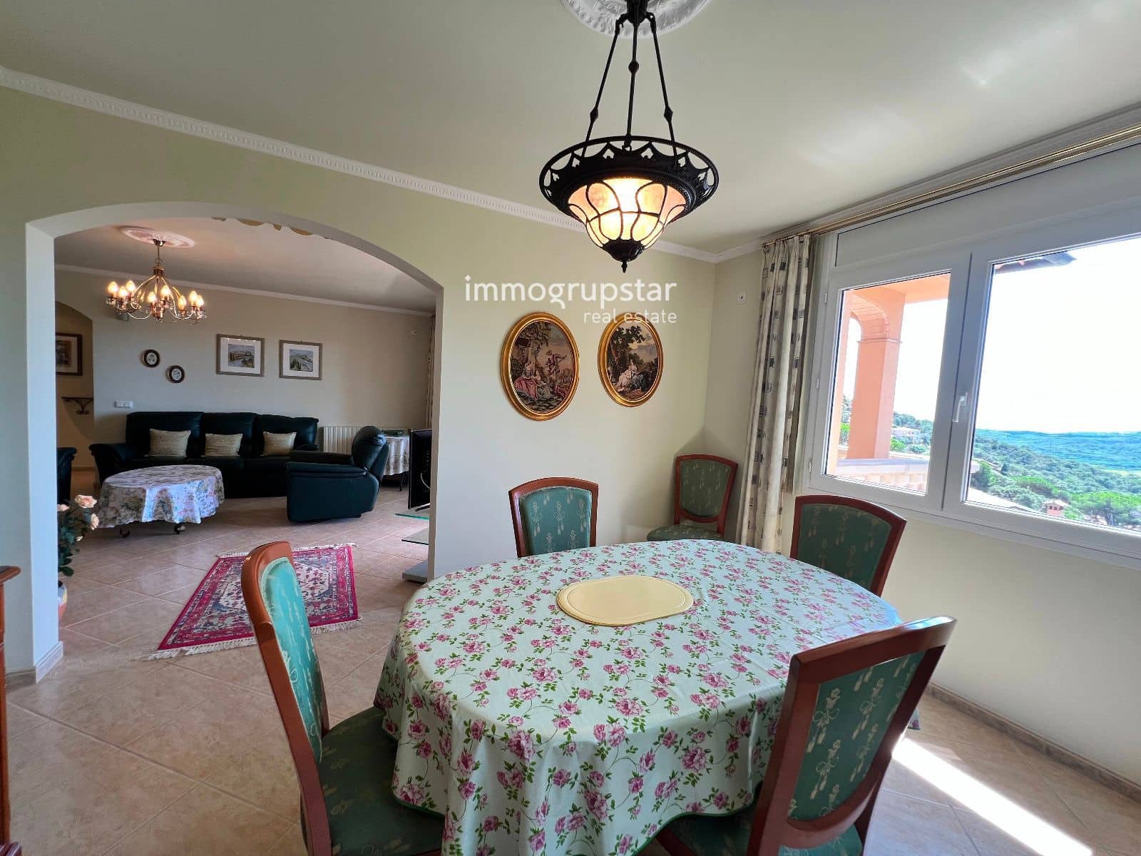 4 makuuhuone Huvila myytävänä paikassa Santa Cristina d'Aro mukana uima-altaan 
autotalli - 630 000 € (Ref: 9143320)