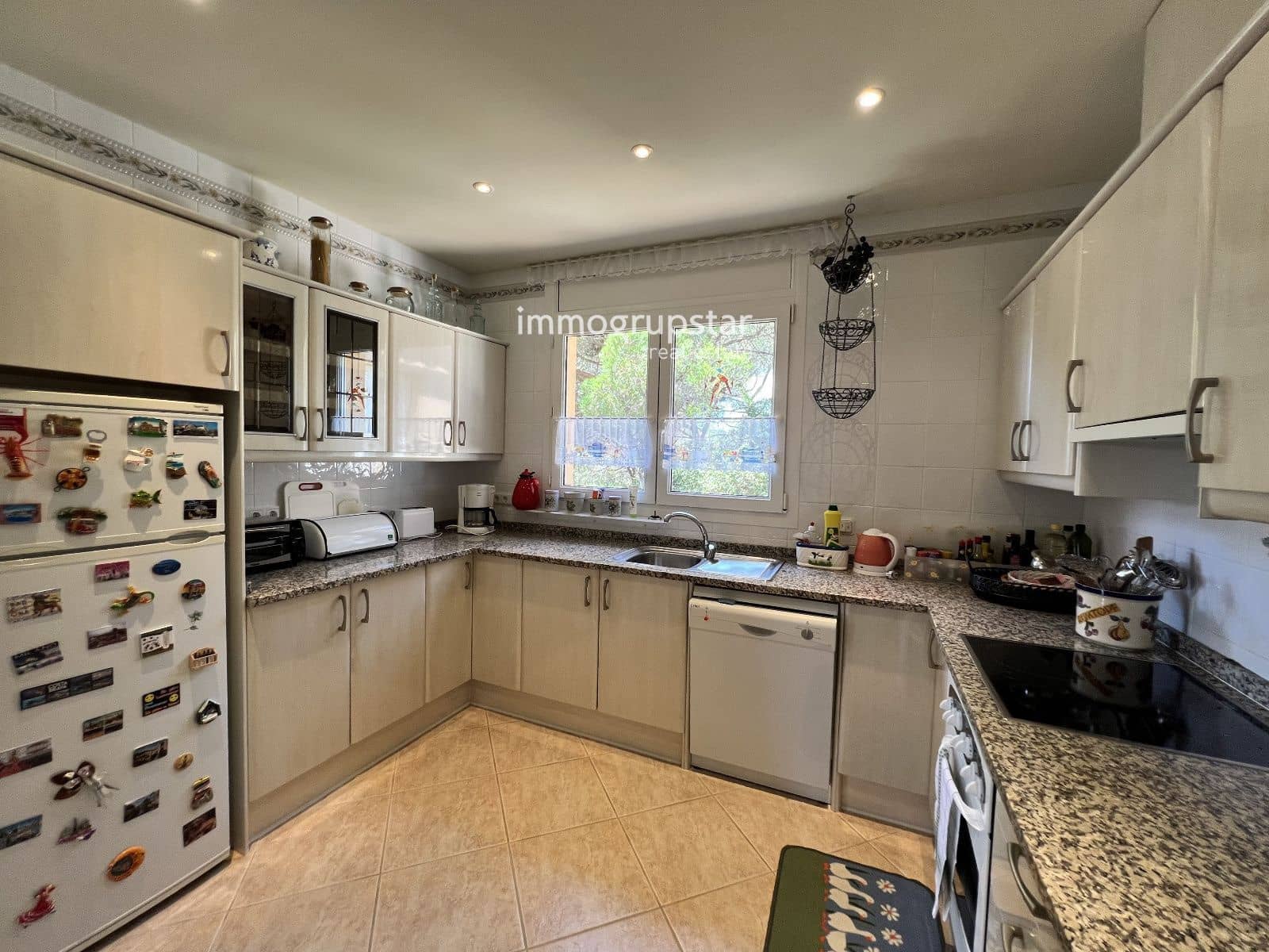 4 makuuhuone Huvila myytävänä paikassa Santa Cristina d'Aro mukana uima-altaan 
autotalli - 630 000 € (Ref: 9143320)