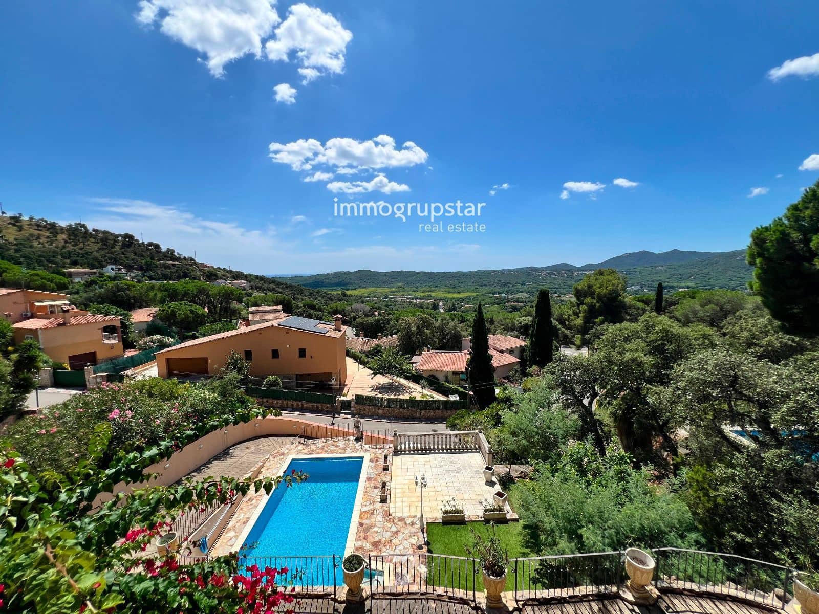 4 makuuhuone Huvila myytävänä paikassa Santa Cristina d'Aro mukana uima-altaan 
autotalli - 630 000 € (Ref: 9143320)