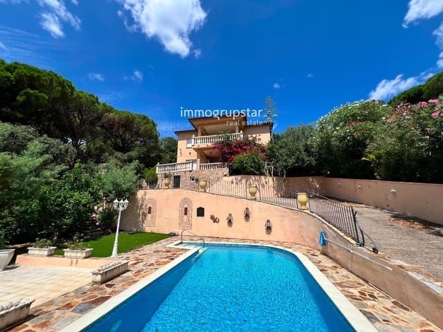 4 bedroom Villa for sale in Santa Cristina d'Aro with pool garage - € 630,000 (Ref: 9143320)