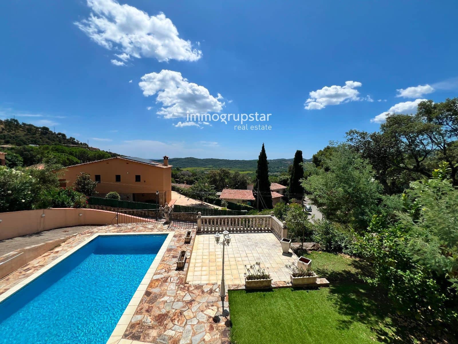 4 makuuhuone Huvila myytävänä paikassa Santa Cristina d'Aro mukana uima-altaan 
autotalli - 630 000 € (Ref: 9143320)