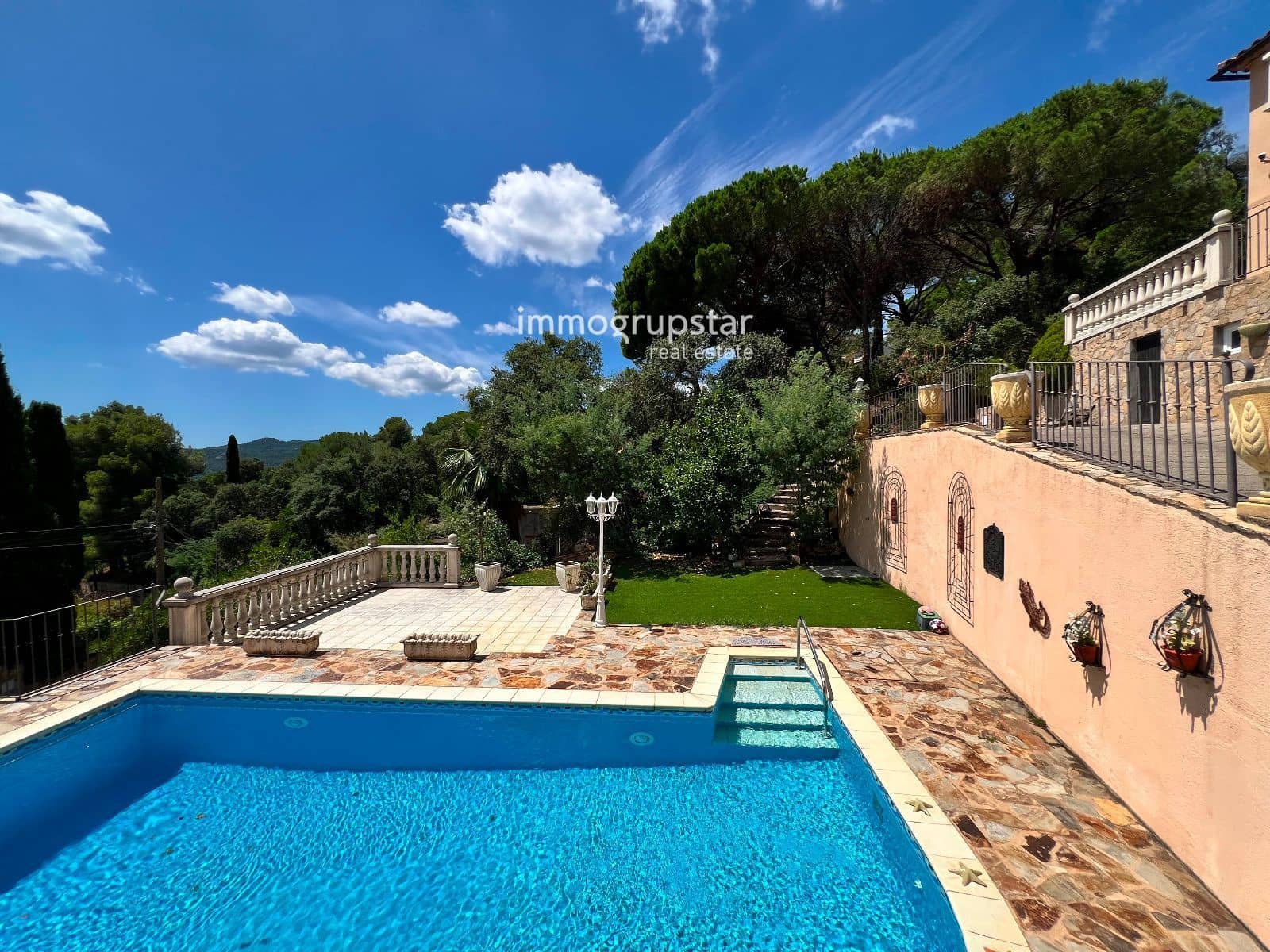 4 makuuhuone Huvila myytävänä paikassa Santa Cristina d'Aro mukana uima-altaan 
autotalli - 630 000 € (Ref: 9143320)