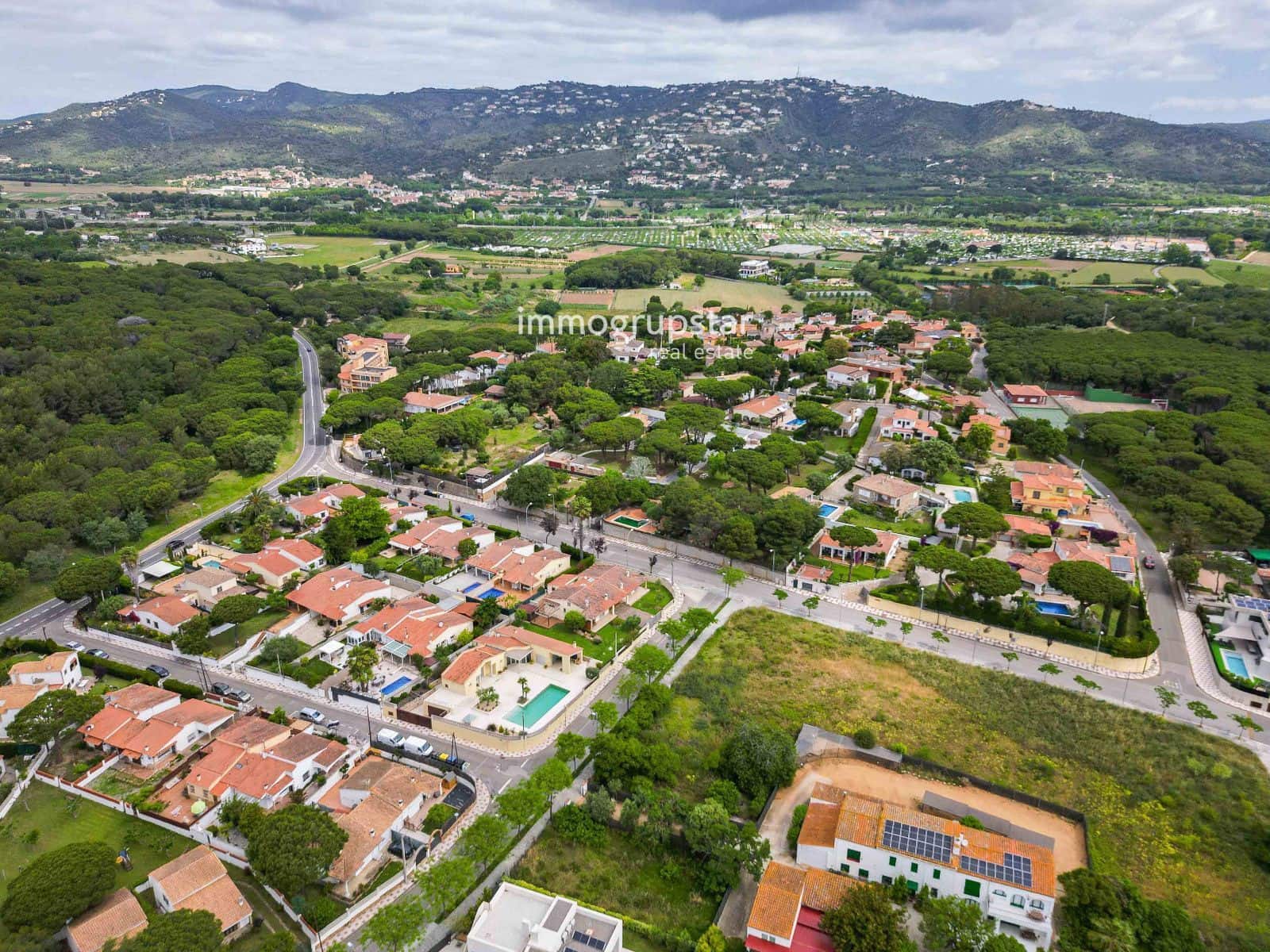 4 soveværelse Byhus til salg i S'Agaro med swimmingpool garage - € 1.300.000 (Ref: 9144066)