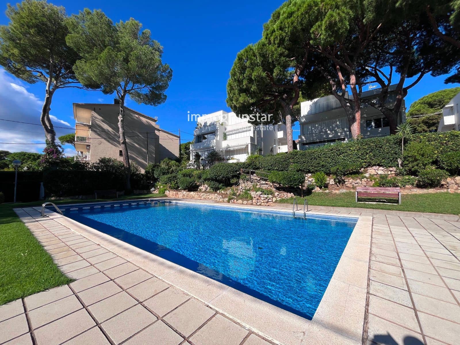 2 slaapkamer Flat te koop in Platja d'Aro met zwembad - € 345.000 (Ref: 9162881)