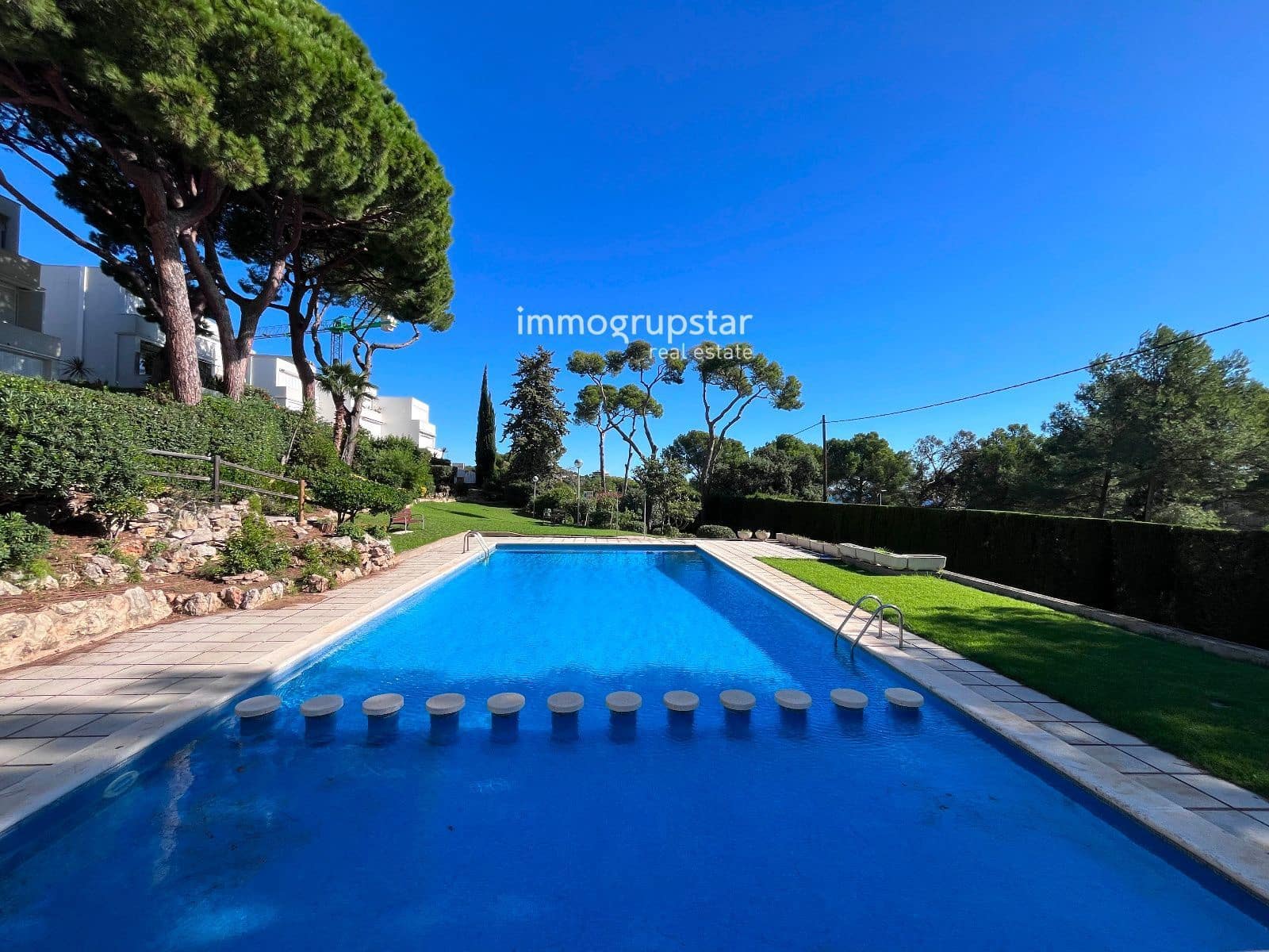 2 slaapkamer Flat te koop in Platja d'Aro met zwembad - € 345.000 (Ref: 9162881)