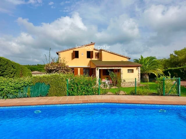 6 bedroom Villa for sale in Calonge i Sant Antoni with pool garage - € 590,000 (Ref: 9180363)