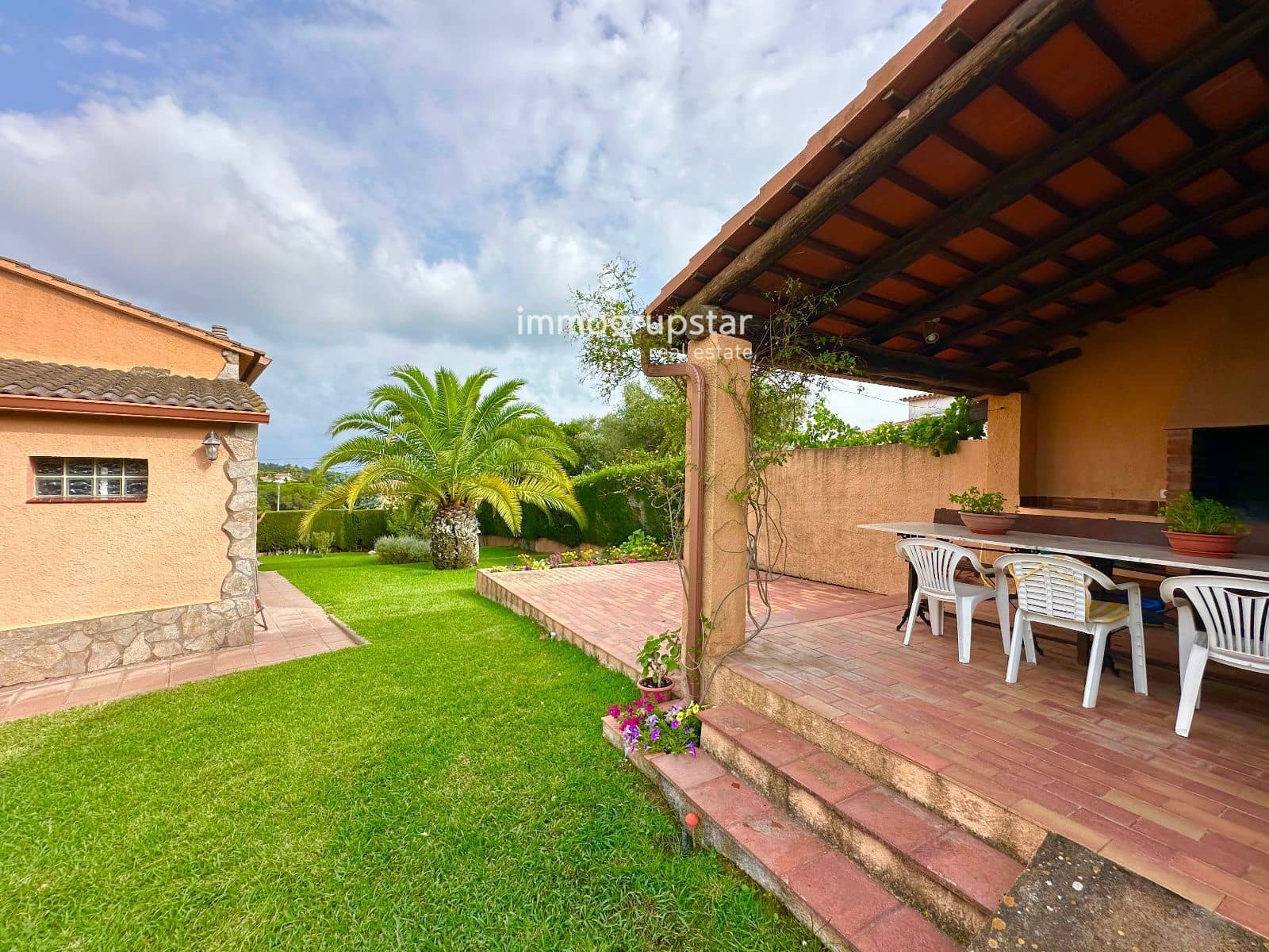 6 soverom Villa til salgs i Calonge i Sant Antoni med svømmebasseng garasje - € 590 000 (Ref: 9180363)