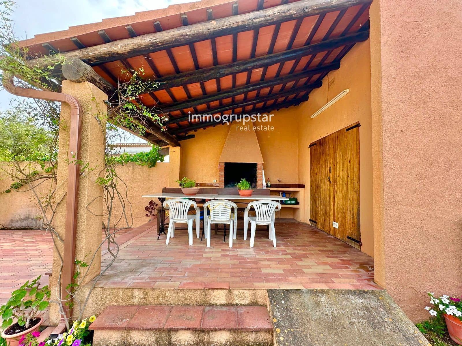 6 soverom Villa til salgs i Calonge i Sant Antoni med svømmebasseng garasje - € 590 000 (Ref: 9180363)