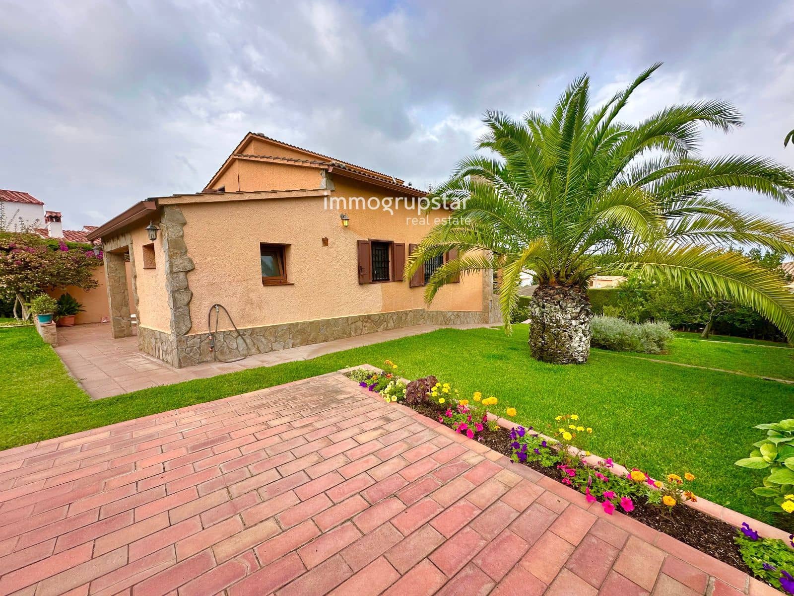 6 soverom Villa til salgs i Calonge i Sant Antoni med svømmebasseng garasje - € 590 000 (Ref: 9180363)