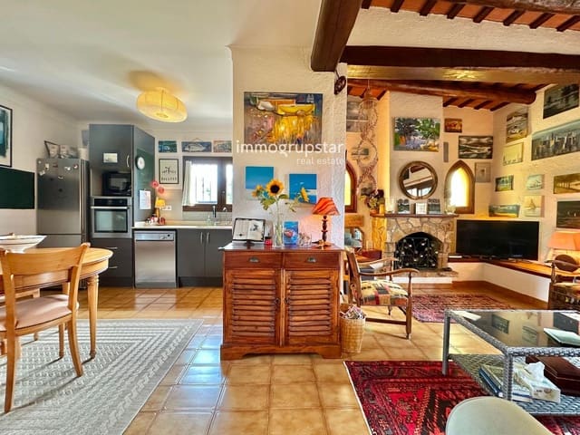 Chalet de 4 habitaciones en Platja d'Aro, Castell-Platja d'Aro en venta con piscina - 545.000 € (Ref: 9199712)