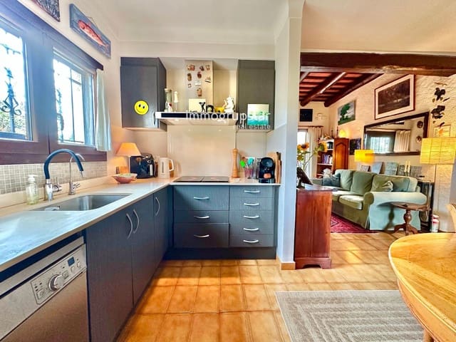 Chalet de 4 habitaciones en Platja d'Aro, Castell-Platja d'Aro en venta con piscina - 545.000 € (Ref: 9199712)