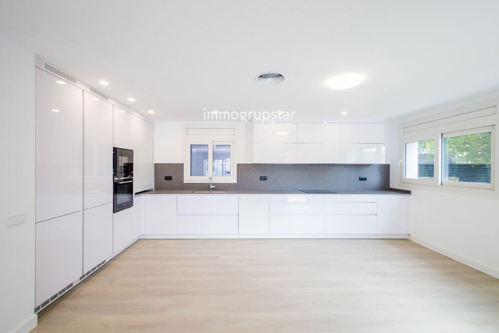 5 soverom Villa til salgs i Palamos med svømmebasseng garasje - € 1 850 000 (Ref: 9201608)