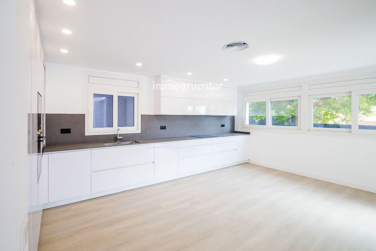 5 soverom Villa til salgs i Palamos med svømmebasseng garasje - € 1 850 000 (Ref: 9201608)