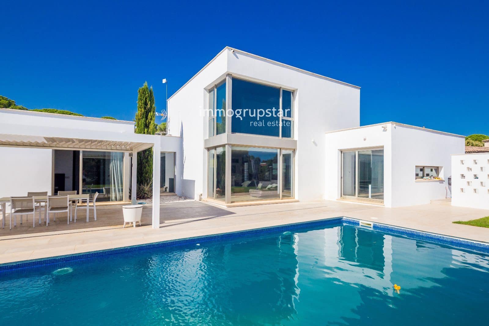 4 chambre Villa/Maison à vendre à Sant Antoni de Calonge avec piscine garage - 995 000 € (Ref: 9208902)