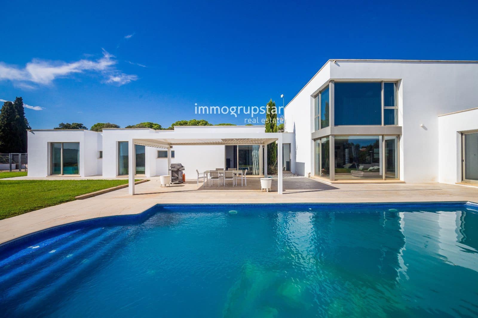 4 chambre Villa/Maison à vendre à Sant Antoni de Calonge avec piscine garage - 995 000 € (Ref: 9208902)