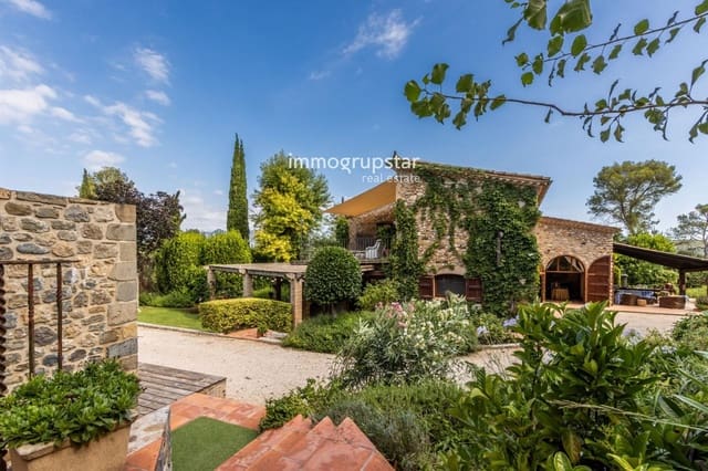 5 soverom Villa til salgs i Esponellà med svømmebasseng garasje - € 1 300 000 (Ref: 9254044)