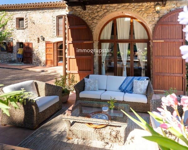 5 soverom Villa til salgs i Esponellà med svømmebasseng garasje - € 1 300 000 (Ref: 9254044)