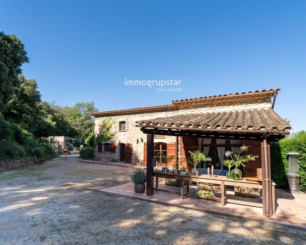 5 soverom Villa til salgs i Esponellà med svømmebasseng garasje - € 1 300 000 (Ref: 9254044)