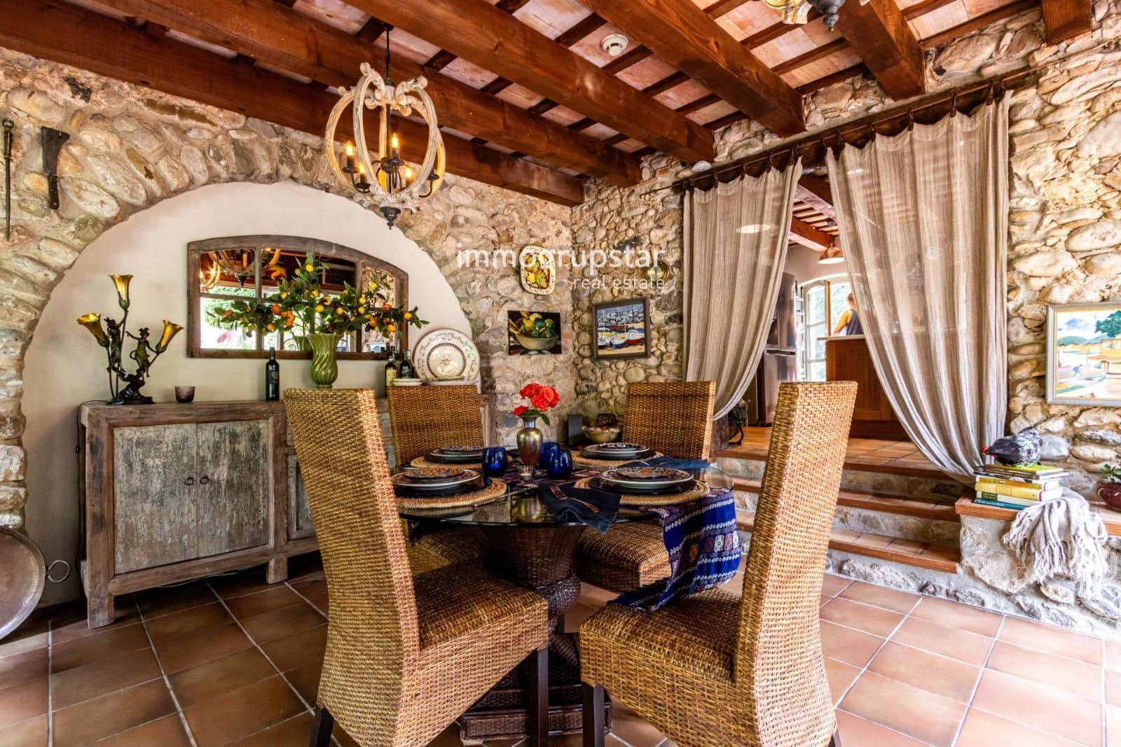 5 soveværelse Villa til salg i Esponella med swimmingpool garage - € 1.300.000 (Ref: 9254044)