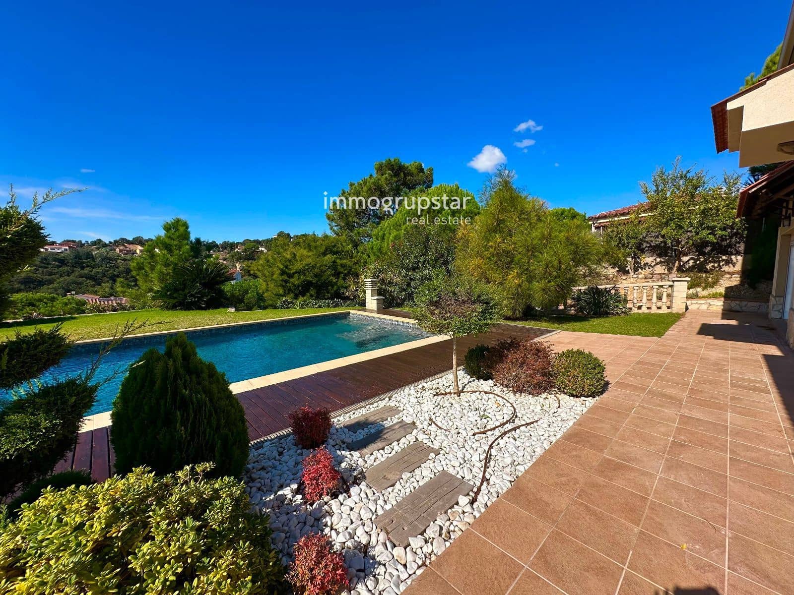 5 bedroom Villa for sale in Lloret de Mar with pool garage - € 795,000 (Ref: 9307272)