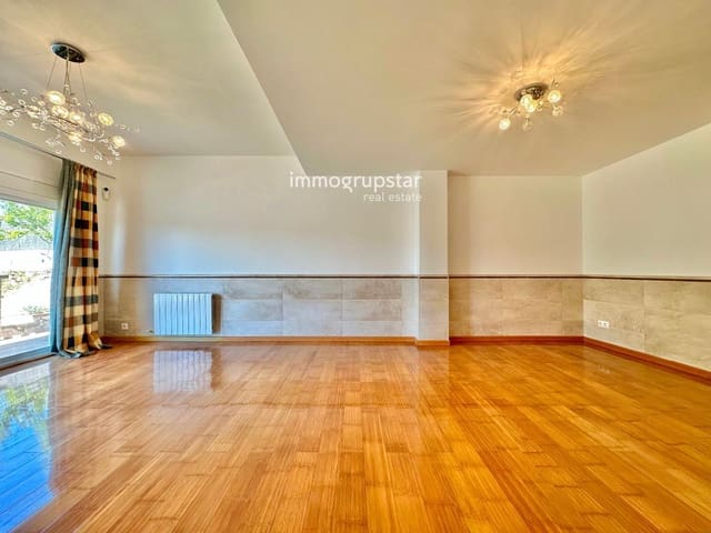 5 chambre Villa/Maison à vendre à Urbanitzacions del Nord, Lloret de Mar avec piscine garage - 795 000 € (Ref: 9307272)