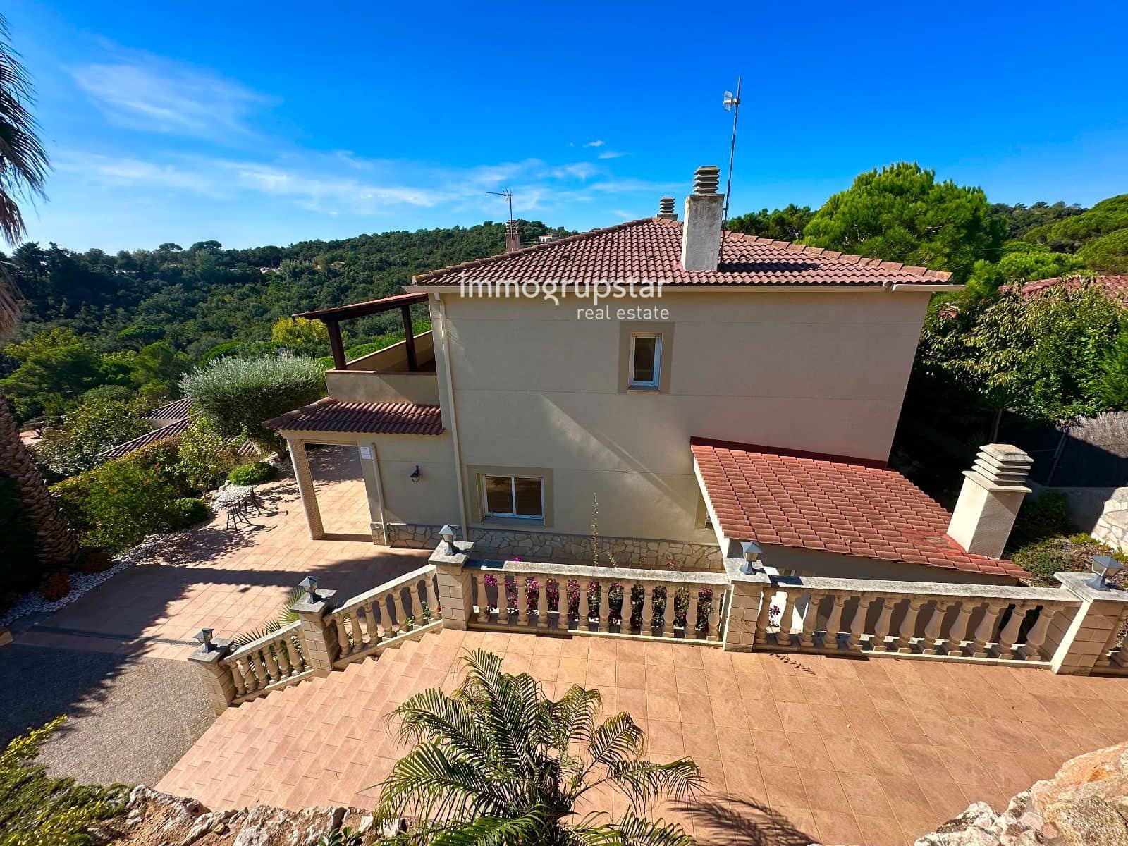 5 bedroom Villa for sale in Lloret de Mar with pool garage - € 795,000 (Ref: 9307272)