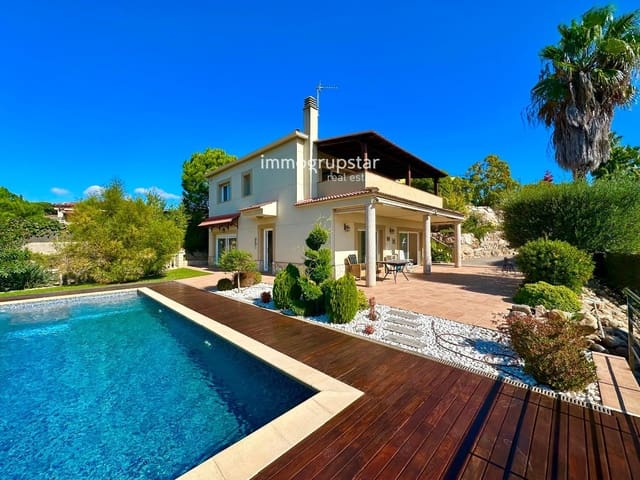 5 chambre Villa/Maison à vendre à Urbanitzacions del Nord, Lloret de Mar avec piscine garage - 795 000 € (Ref: 9307272)