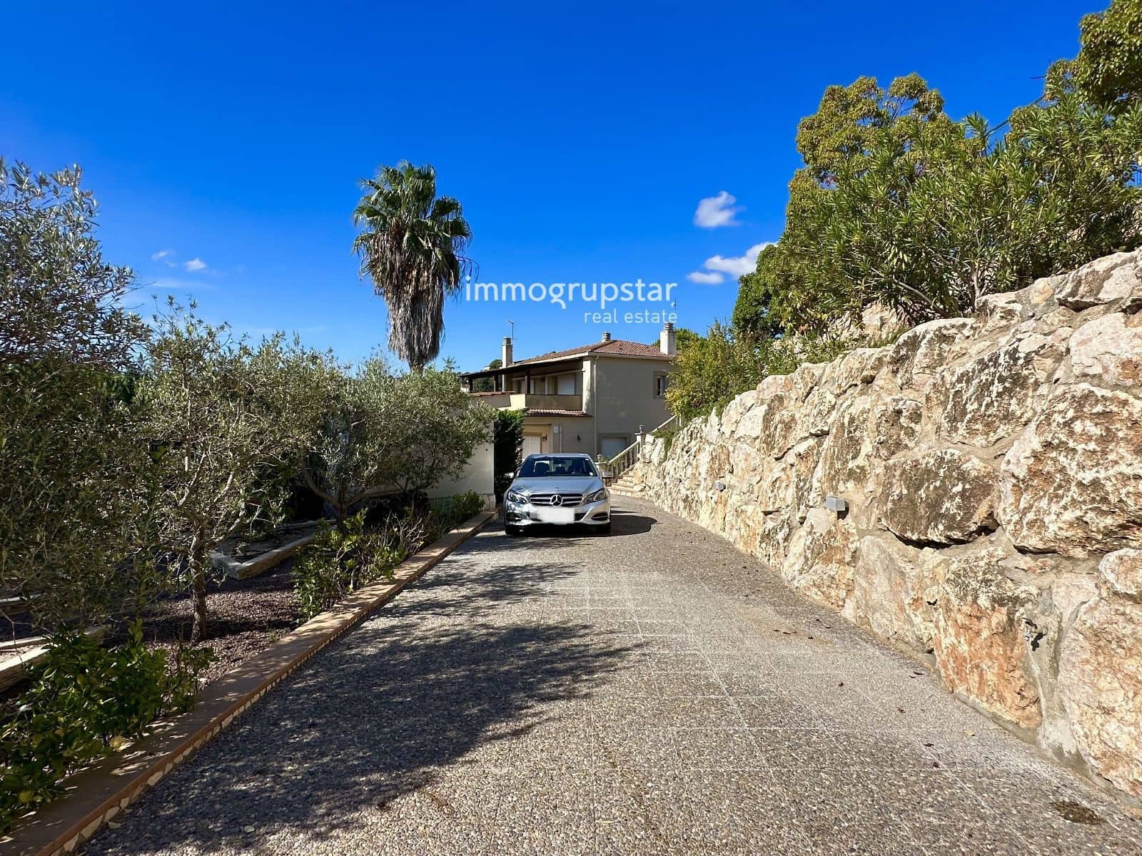 5 bedroom Villa for sale in Lloret de Mar with pool garage - € 795,000 (Ref: 9307272)