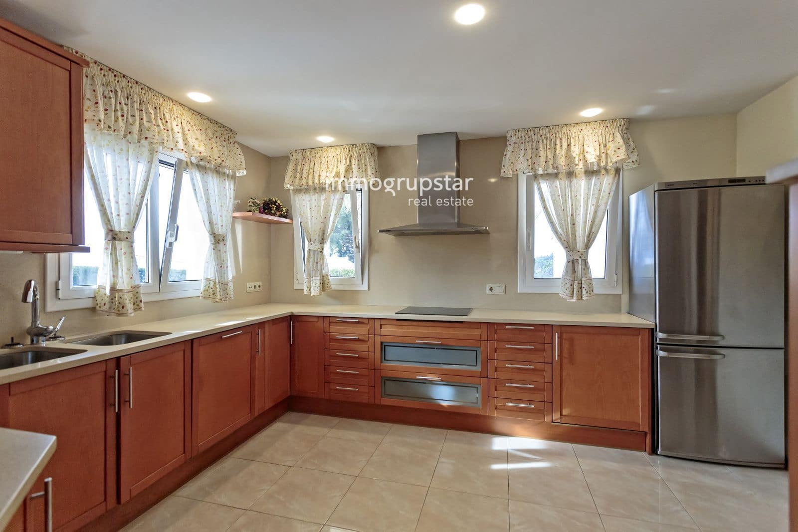 4 chambre Villa/Maison à vendre à Platja d'Aro avec piscine garage - 1 400 000 € (Ref: 9307273)