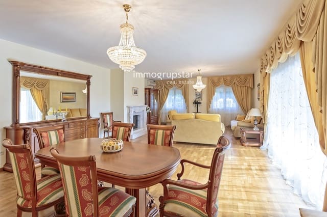 Chalet de 4 habitaciones en Platja d'Aro, Castell-Platja d'Aro en venta con piscina garaje - 1.400.000 € (Ref: 9307273)