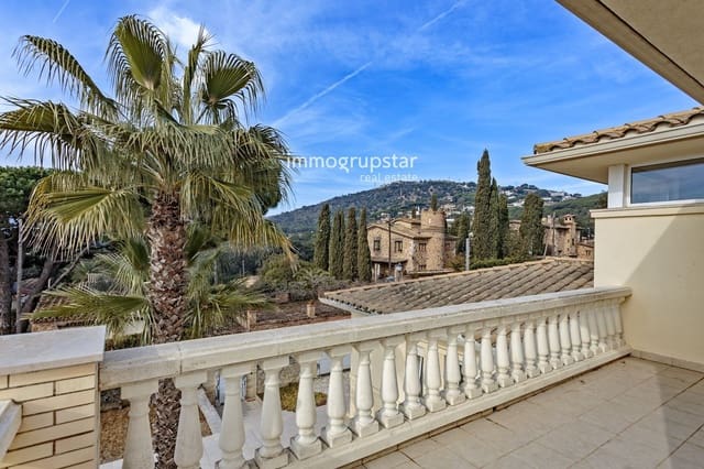 Chalet de 4 habitaciones en Platja d'Aro, Castell-Platja d'Aro en venta con piscina garaje - 1.400.000 € (Ref: 9307273)