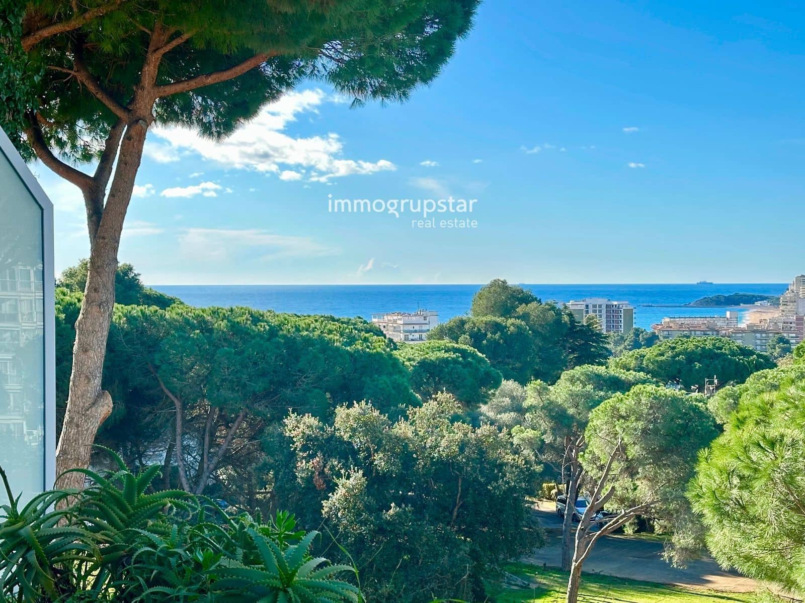 2 bedroom Flat for sale in Castell-Platja d'Aro - € 258,000 (Ref: 9337090)