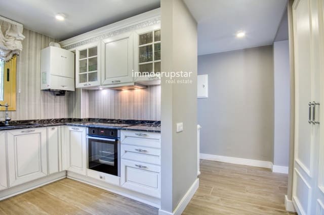 2 slaapkamer Flat te koop in Sant Feliu de Guíxols met zwembad garage - € 650.000 (Ref: 9340369)