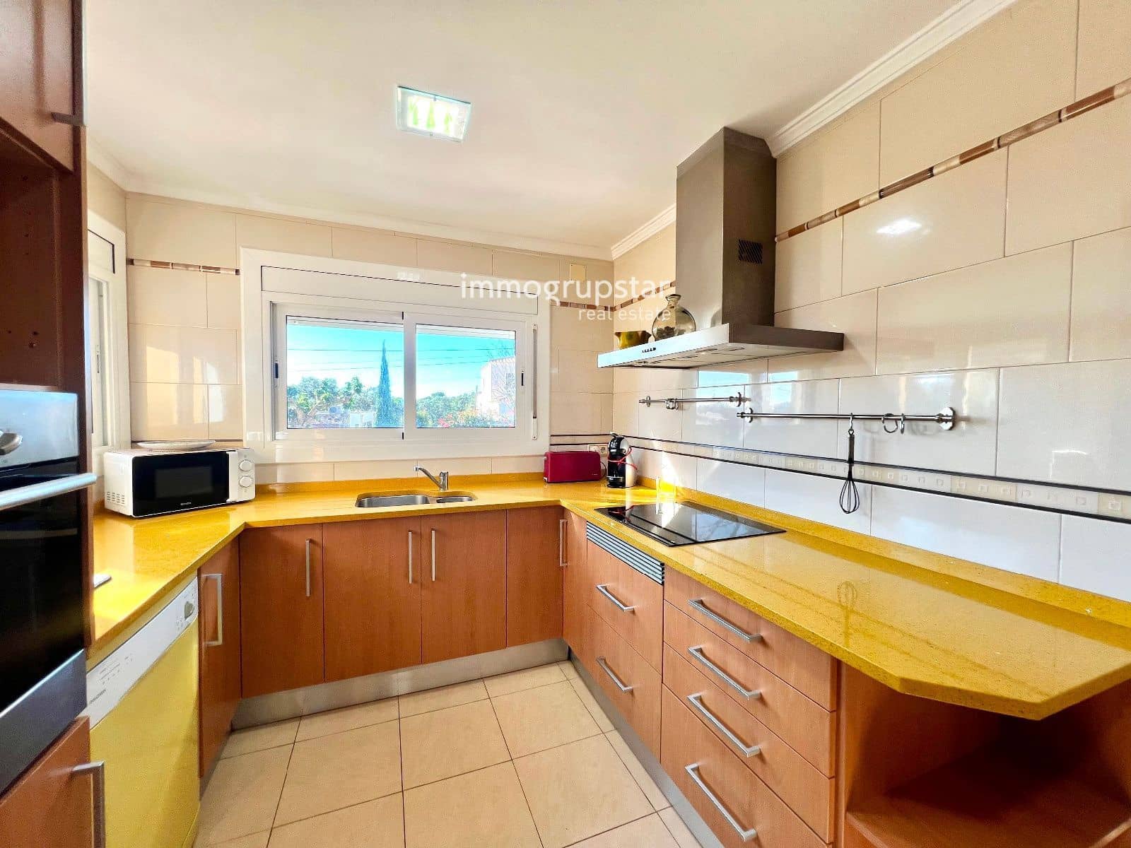 3 soveværelse Villa til salg i Santa Cristina d'Aro med swimmingpool garage - € 377.500 (Ref: 9345604)