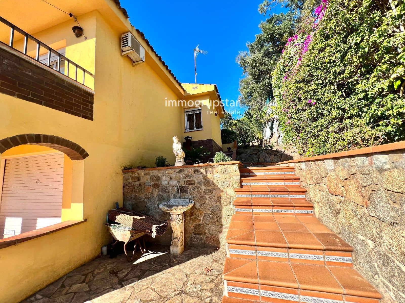 3 soveværelse Villa til salg i Santa Cristina d'Aro med swimmingpool garage - € 377.500 (Ref: 9345604)