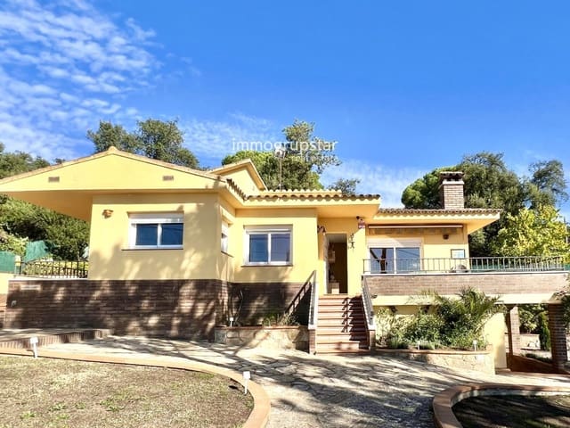 3 soveværelse Villa til salg i Santa Cristina d'Aro med swimmingpool garage - € 377.500 (Ref: 9345604)