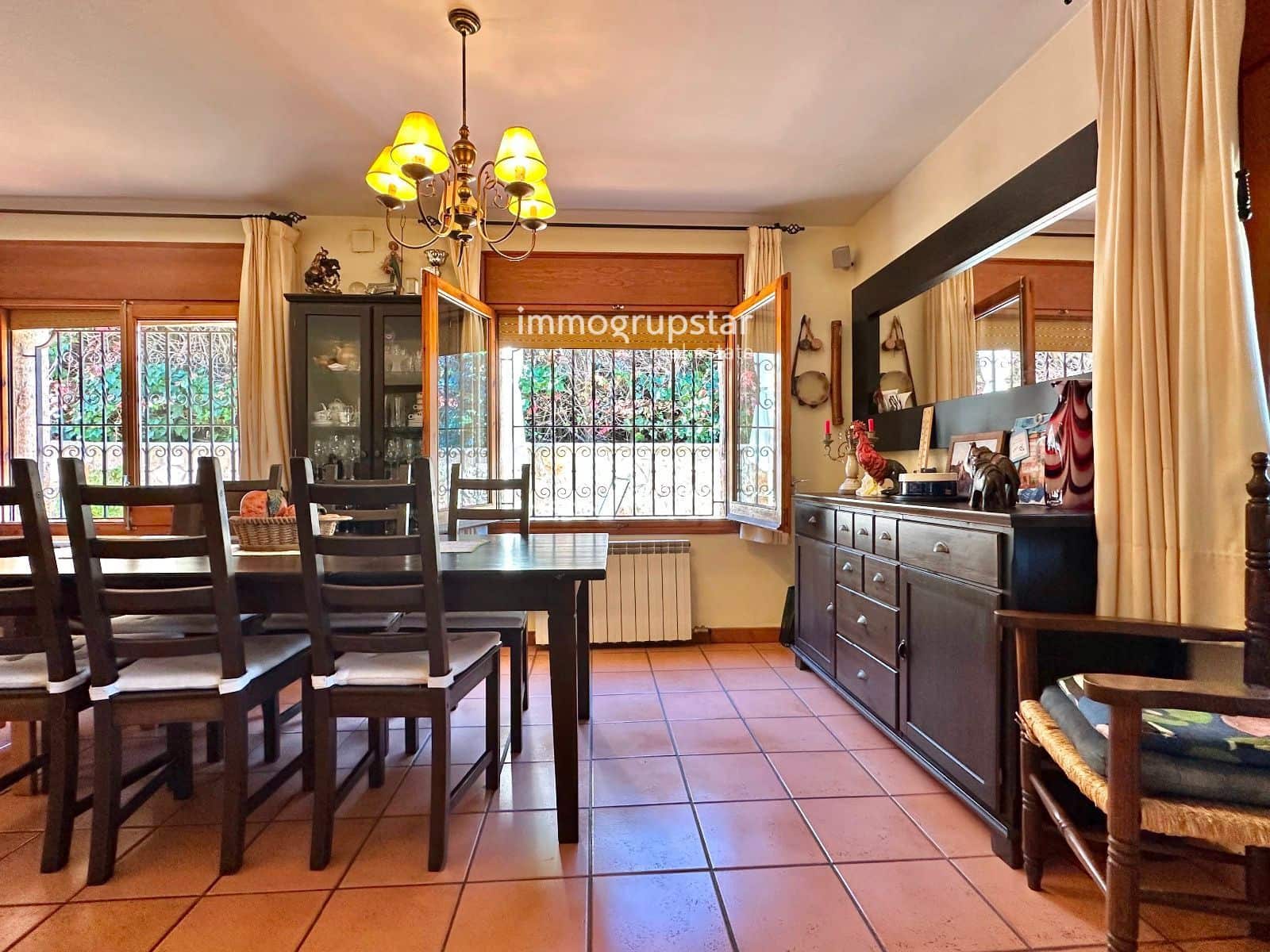 8 soverom Villa til salgs i Castell-Platja d'Aro med svømmebasseng garasje - € 590 000 (Ref: 9348635)