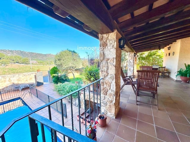 8 soveværelse Villa til salg i S'Agaro, Castell-Platja d'Aro med swimmingpool garage - € 590.000 (Ref: 9348635)