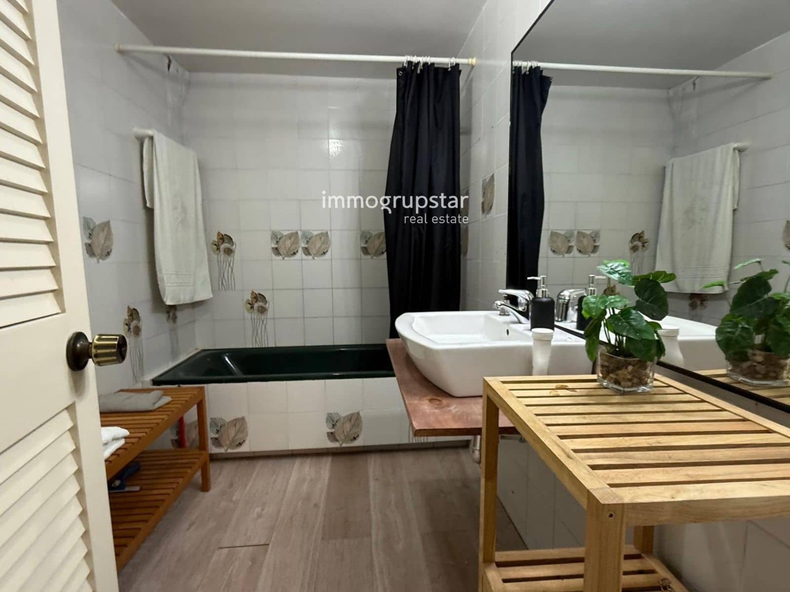 2 slaapkamer Flat te koop in Sant Feliu de Guixols met zwembad - € 290.000 (Ref: 9352865)