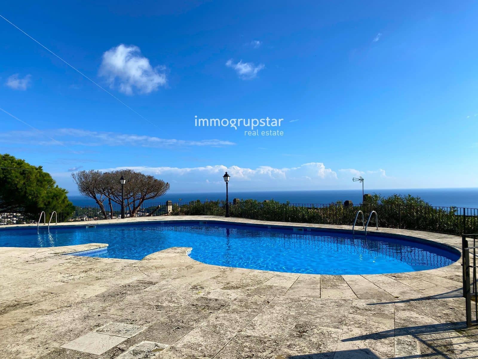 2 slaapkamer Flat te koop in Sant Feliu de Guixols met zwembad - € 290.000 (Ref: 9352865)